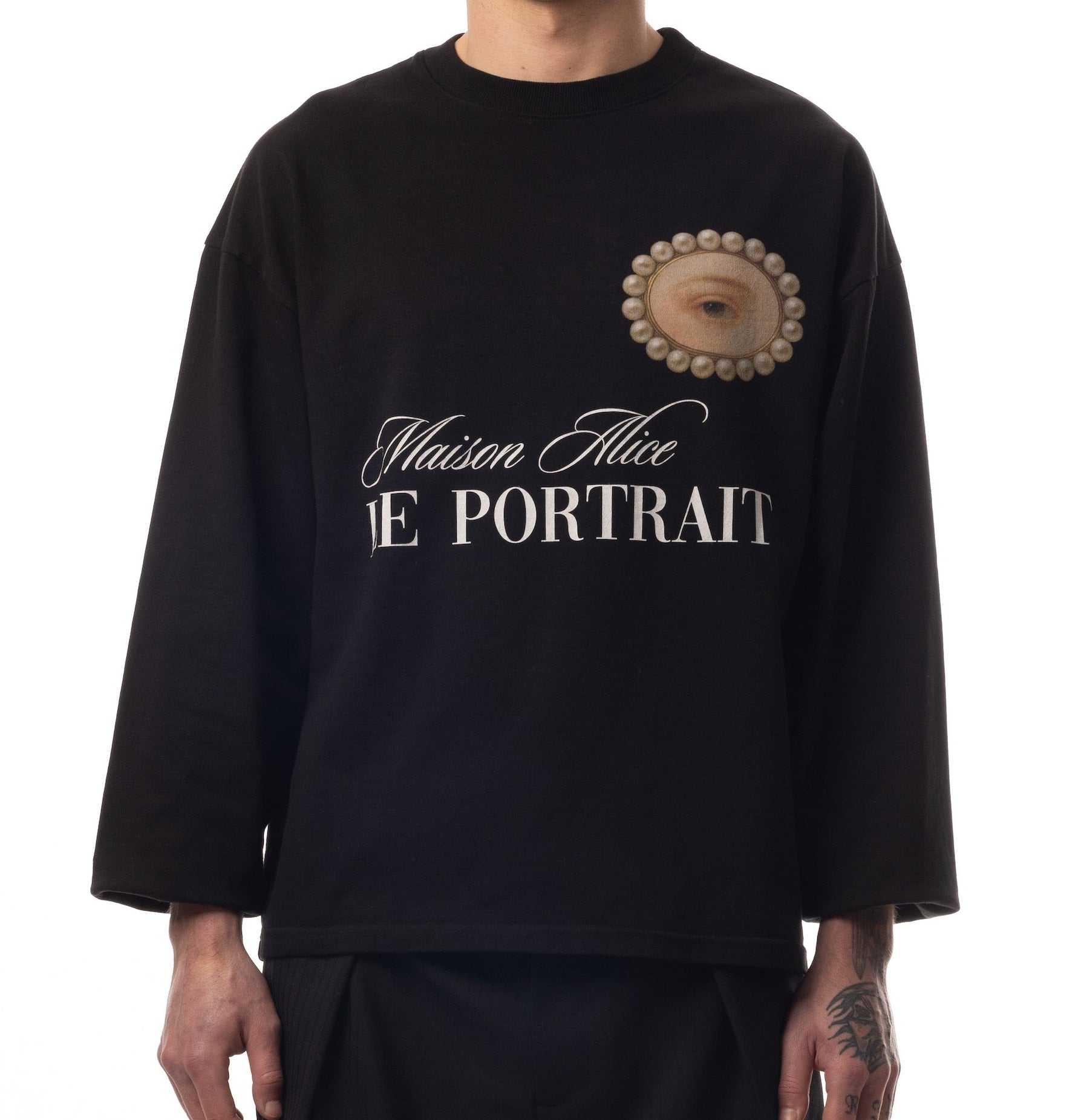 LE LONGSLEEVE PORTRAIT